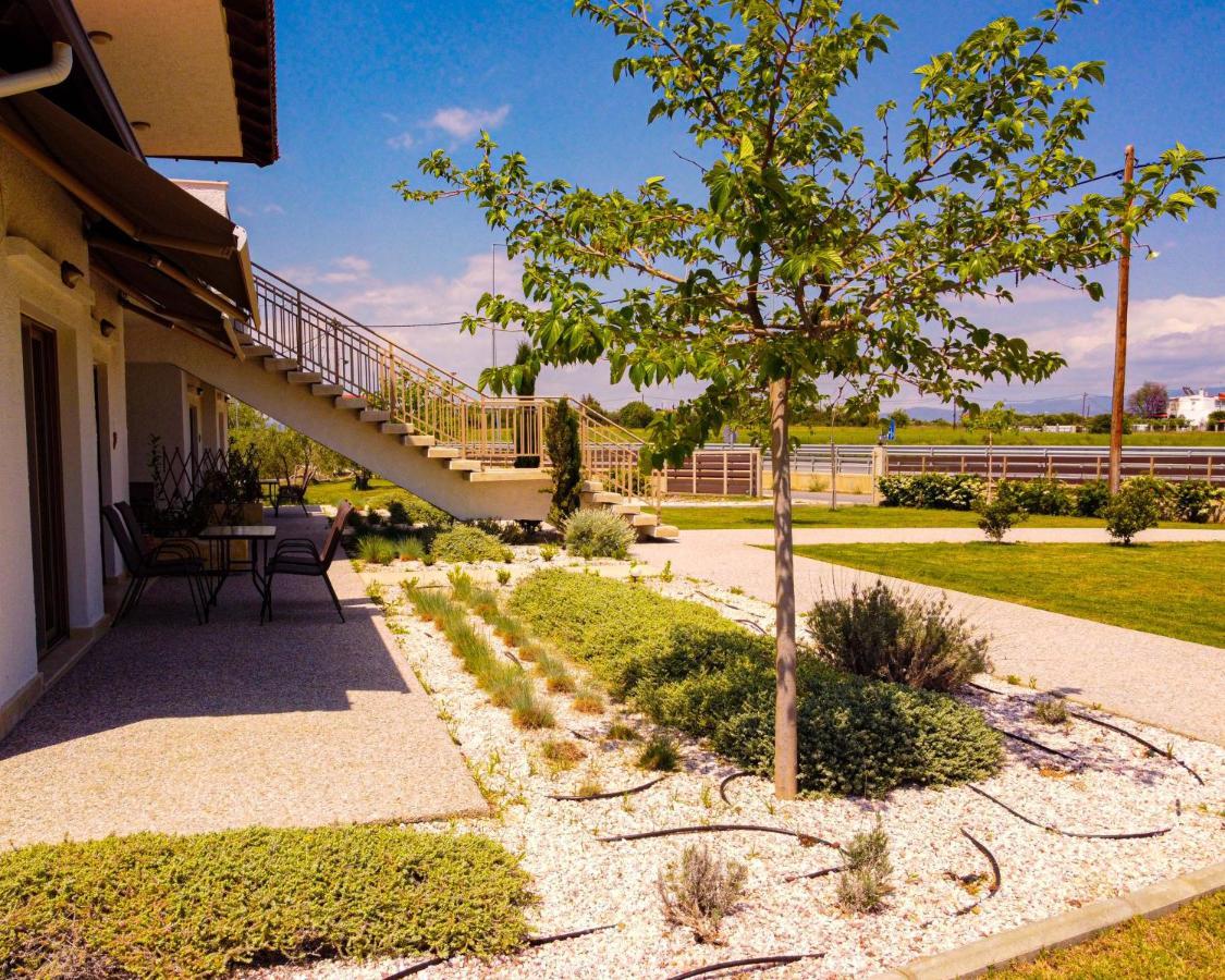 Varkes Suites 1 Nea Poteidaia Exterior foto